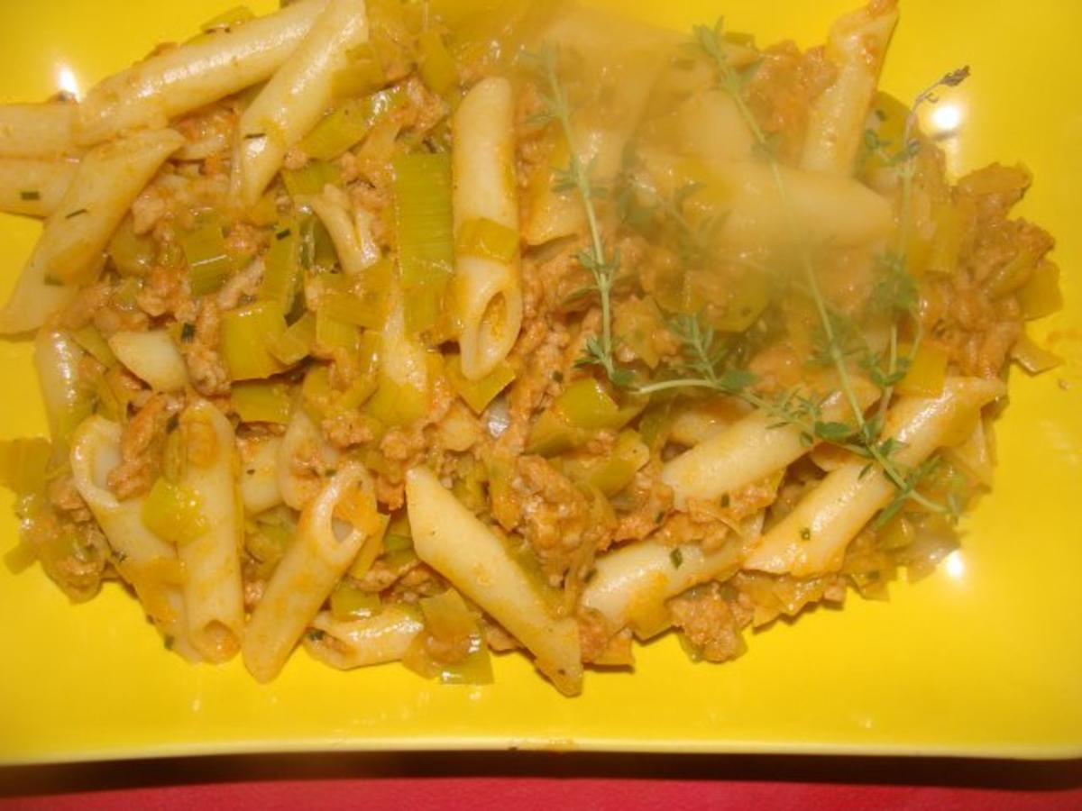 Nudeln : Hack- Lauch- Nudelpfanne - Rezept