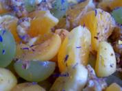 Salat: Obstsalat mit karamelisierten Walnüssen - Rezept