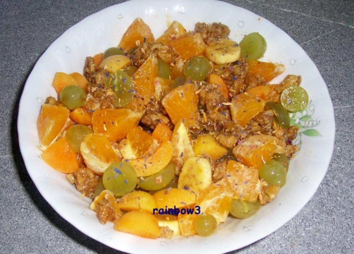 Salat: Obstsalat mit karamelisierten Walnüssen - Rezept - Bild Nr. 3