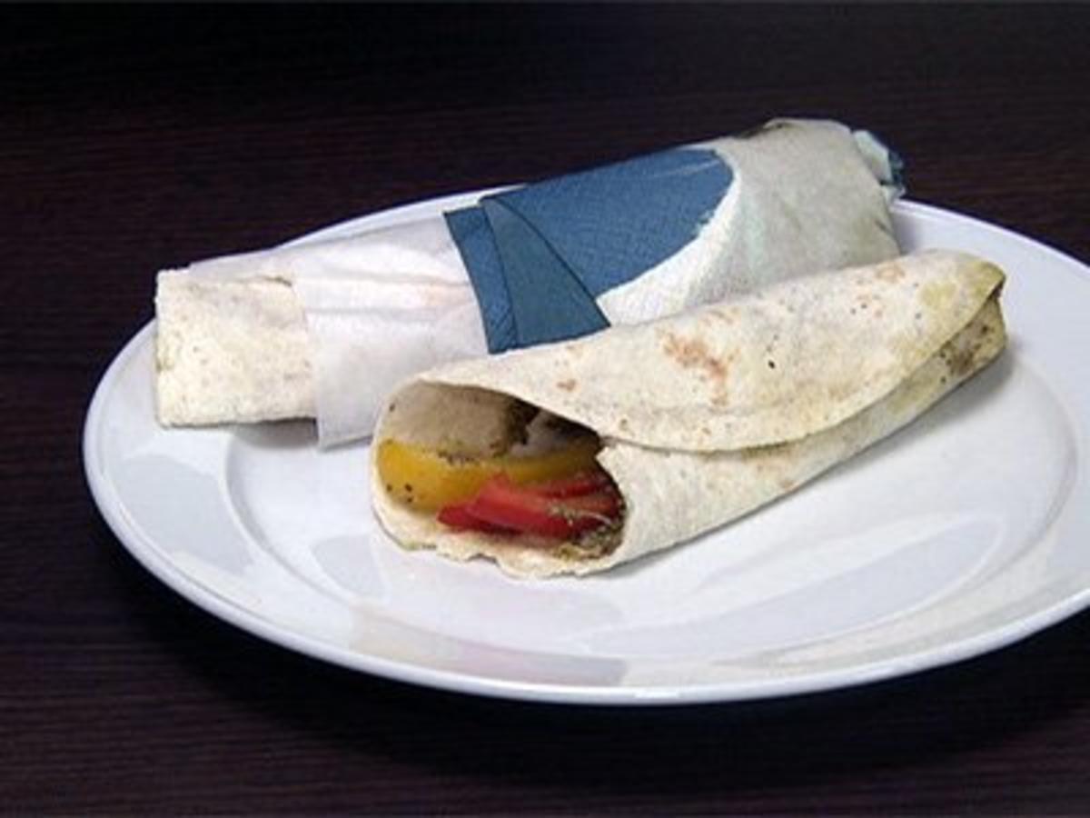 Bilder für Wrap-Duett mit rotem und grünem Pesto - Rezept