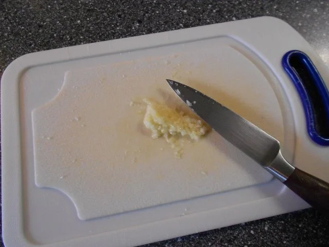 Wildlachs mit Penne in Bärlauchfrischkäse-Spinat-Soße - Rezept - Bild Nr. 3