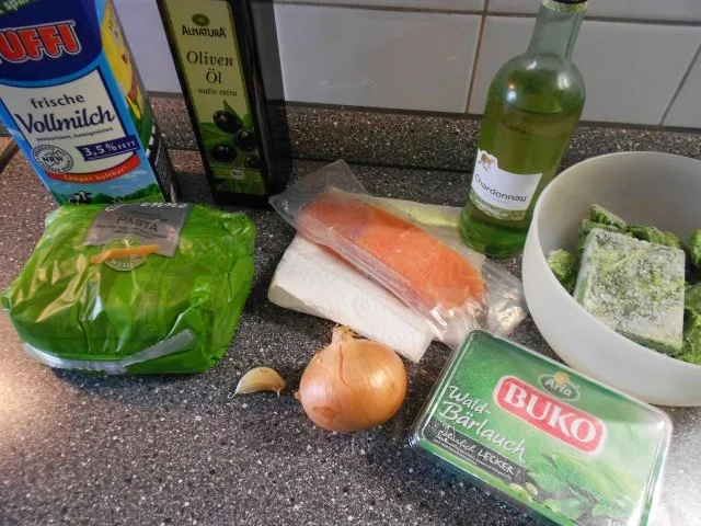 Wildlachs mit Penne in Bärlauchfrischkäse-Spinat-Soße - Rezept - Bild Nr. 2