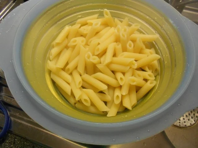 Wildlachs mit Penne in Bärlauchfrischkäse-Spinat-Soße - Rezept - Bild Nr. 12