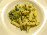 Wildlachs mit Penne in Bärlauchfrischkäse-Spinat-Soße - Rezept