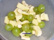 Zwischenmahlzeit: Trauben-Käse-Salat mit Joghurt-Dressing - Rezept