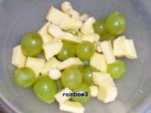 Zwischenmahlzeit: Trauben-Käse-Salat mit Joghurt-Dressing - Rezept