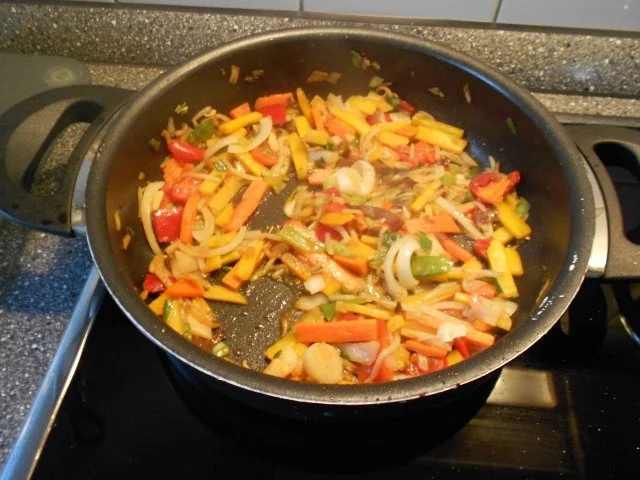 Super schnelle Asia-Pfanne mit Putenfleisch und Gemüse - Rezept - Bild Nr. 18