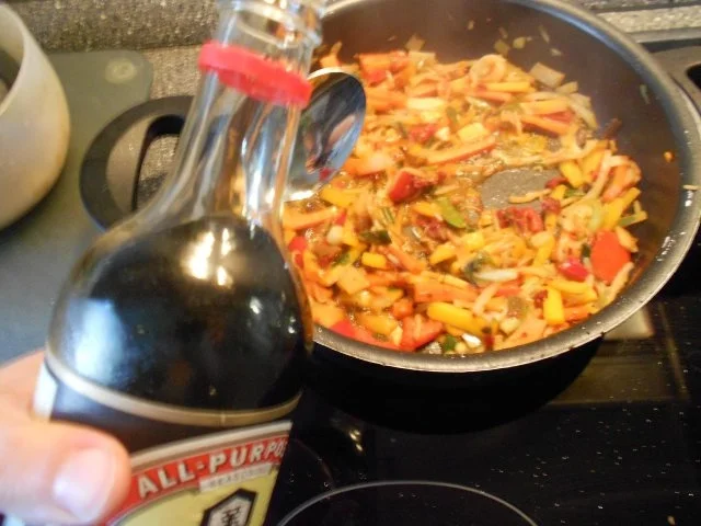 Super schnelle Asia-Pfanne mit Putenfleisch und Gemüse - Rezept - Bild Nr. 22