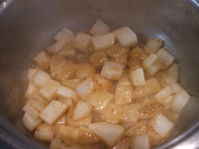 Rezept: Gemüse: Rettichgemüse mit frittiertem Rucola Bild Nr. 4 Gemüse: Rettichgemüse mit frittiertem Rucola - Rezept - Bild Nr. 4