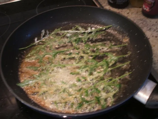 Rezept: Gemüse: Rettichgemüse mit frittiertem Rucola Bild Nr. 7 Gemüse: Rettichgemüse mit frittiertem Rucola - Rezept - Bild Nr. 7