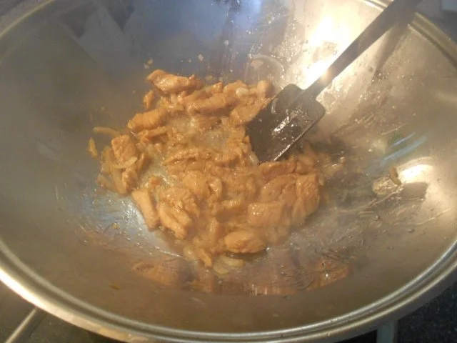 Rezept: Pad Thai Gai (warmer) thailändischer Nudelsalat mit Huhn Bild Nr. 16 Pad Thai Gai (warmer) thailändischer Nudelsalat mit Huhn - Rezept - Bild Nr. 16