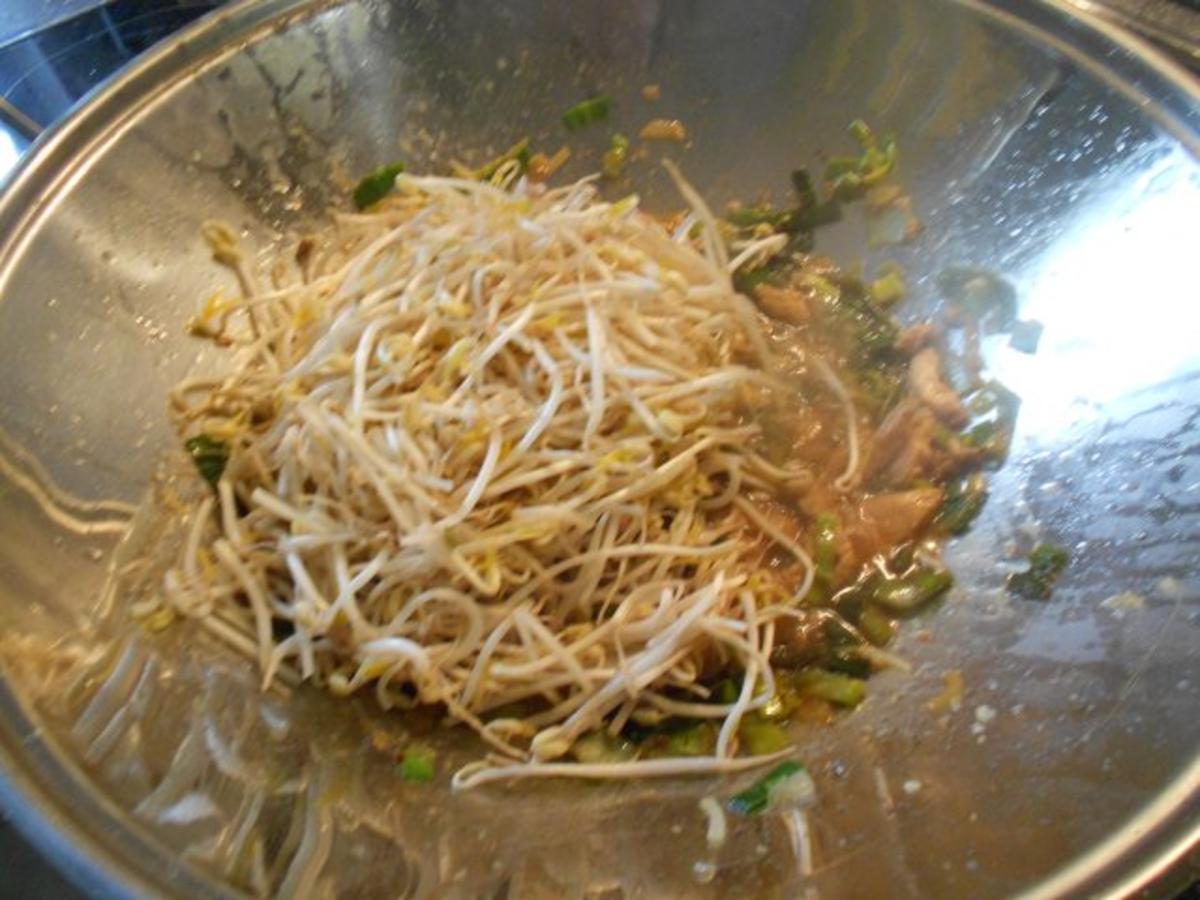 Pad Thai Gai (warmer) thailändischer Nudelsalat mit Huhn - Rezept - Bild Nr. 22