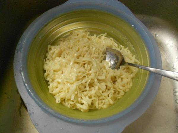 Pad Thai Gai warmer thailändischer Nudelsalat mit Huhn - einfach - 84 ...