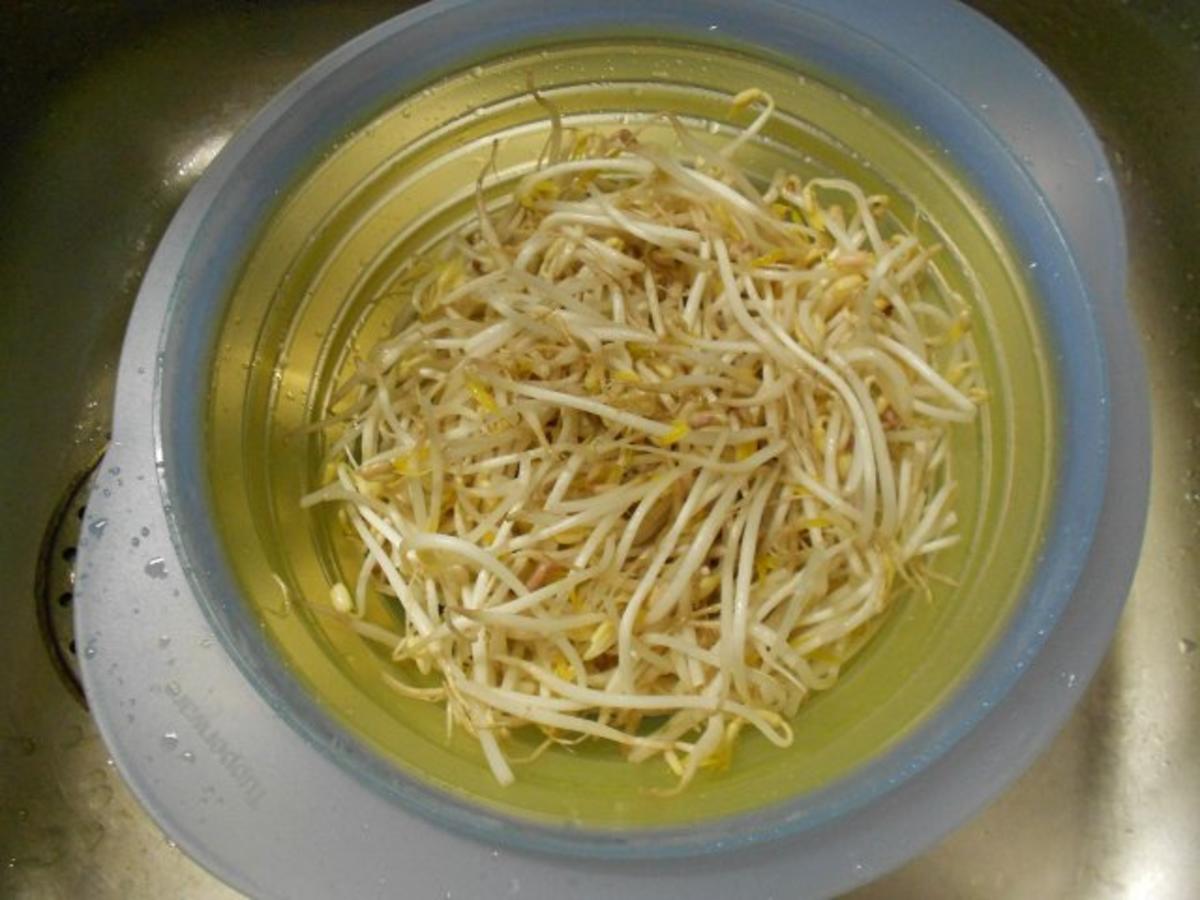 Pad Thai Gai warmer thailändischer Nudelsalat mit Huhn - einfach - 84 ...