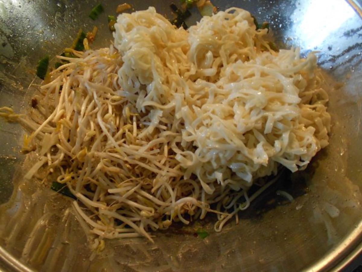 Pad Thai Gai (warmer) thailändischer Nudelsalat mit Huhn - Rezept - Bild Nr. 23