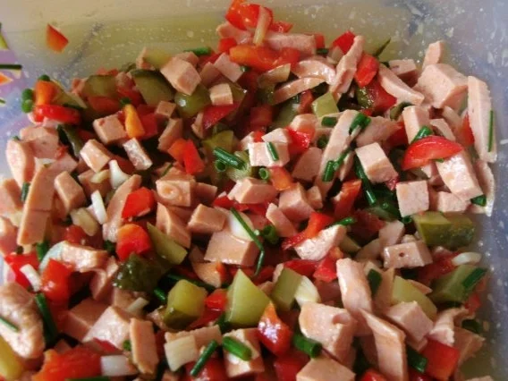 Paprika - Wurstsalat - Rezept