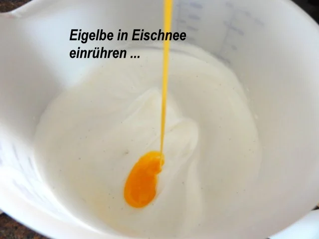 Biskuit:   KÄSE - SAHNE - TORTE - Rezept - Bild Nr. 3