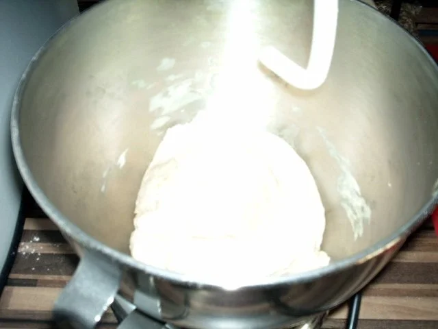 Rezept: Pikante Franzbrötchen mit Pesto und getrockneten Tomaten Bild Nr. 3 Pikante Franzbrötchen mit Pesto und getrockneten Tomaten - Rezept - Bild Nr. 3