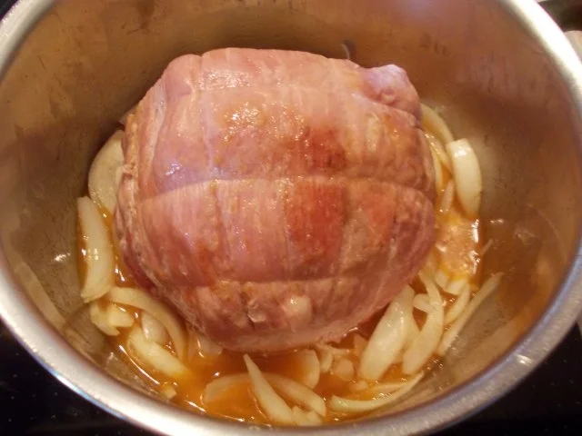 POLNISCHER SCHINKENBRATEN mit ZWIEBELSAUCE - Rezept - Bild Nr. 3