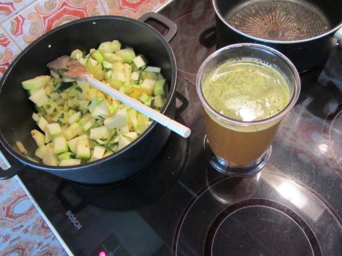 Zucchini Creme Suppe frisch aus dem Garten... - Rezept - Bild Nr. 10