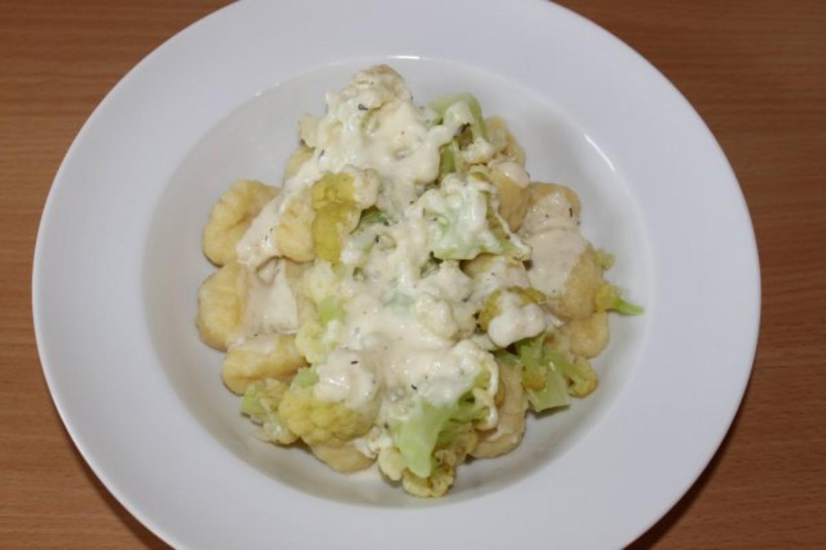 Blumenkohl in Käsesoße an Gnocchi - Rezept - kochbar.de