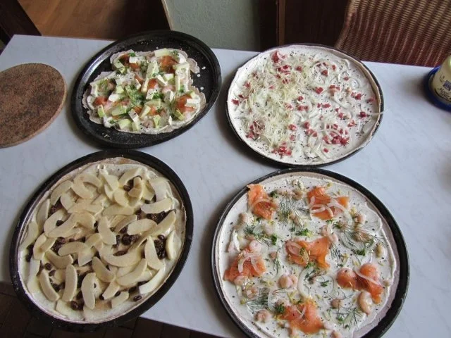 Rezept: Flammkuchen selbst gemacht.--Im eigenen Pizza -ofen... Bild Nr. 4 Flammkuchen selbst gemacht.--Im eigenen Pizza -ofen... - Rezept - Bild Nr. 4