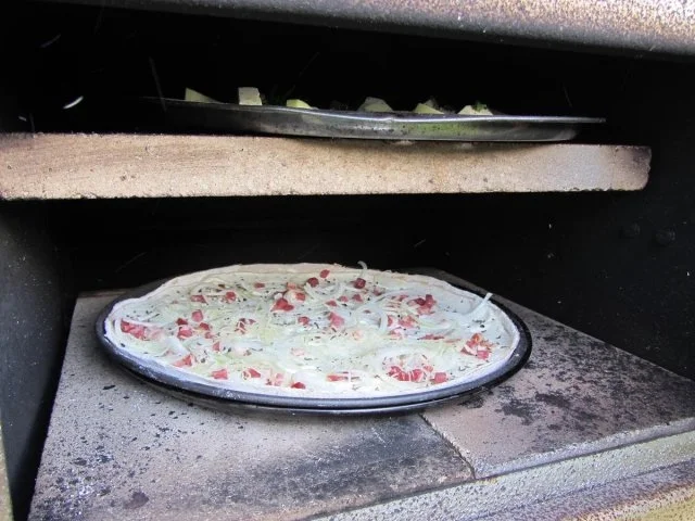 Rezept: Flammkuchen selbst gemacht.--Im eigenen Pizza -ofen... Bild Nr. 31 Flammkuchen selbst gemacht.--Im eigenen Pizza -ofen... - Rezept - Bild Nr. 31