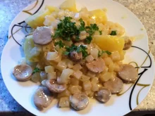 Sahne Kohlrabi mit Bratwurst - Rezept