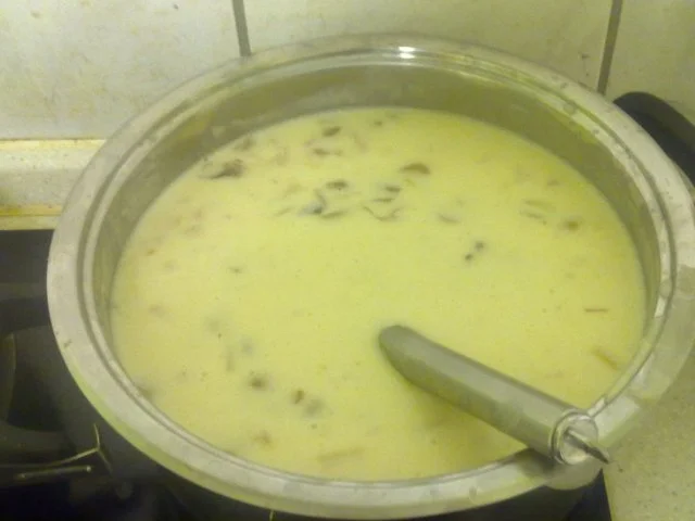 Rezept: Hühnerfrikasse Bild Nr. 5 Hühnerfrikasse - Rezept - Bild Nr. 5