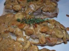Schweinefilet-Schnitten mit gratinierter Champignon-Gorgonzola-Haube - Rezept