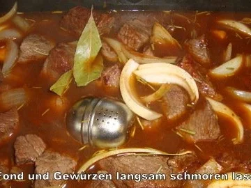 Rindergulasch mit Trockenobst - Rezept - Bild Nr. 9