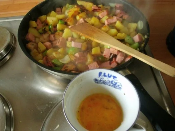 Bratkartoffel - Gurken - Leberkäsepfanne - Rezept - Bild Nr. 7