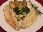 Wolfsbarsch-Filet an Rosmarinkartoffeln und Mandel-Broccoli (Steffi Nerius) - Rezept