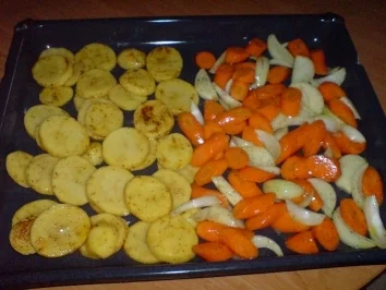 Ofenhähnchen mit Möhrengemüse - Rezept