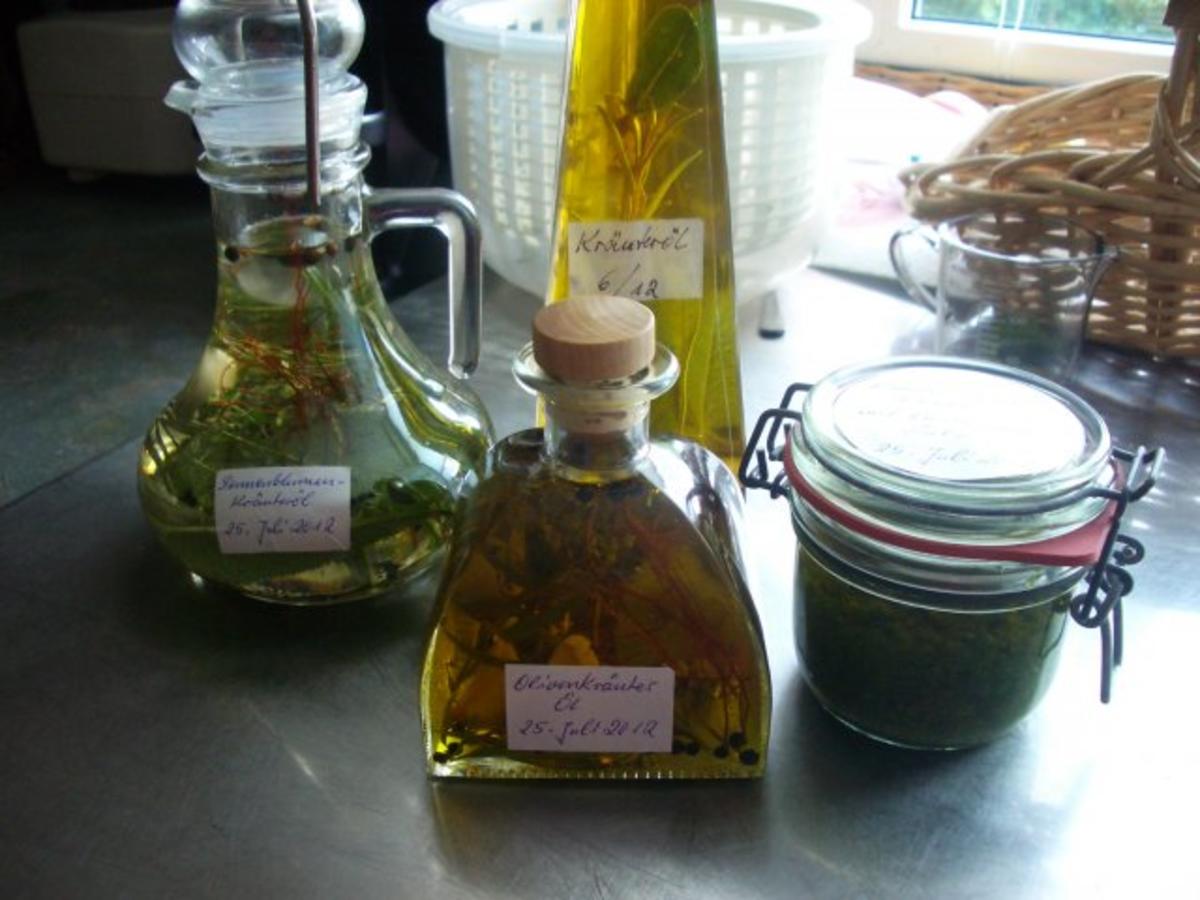 Kräuteröle und Kräuteressig - Rezept - Bild Nr. 3