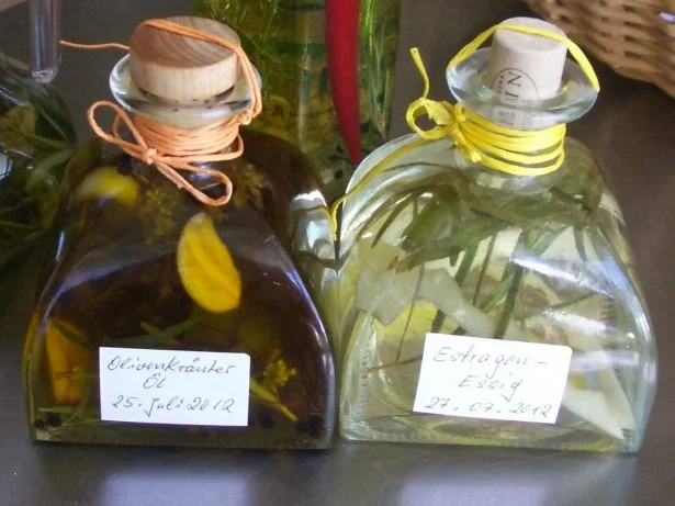 Rezept: Kräuteröle und Kräuteressig Kräuteröle und Kräuteressig - Rezept