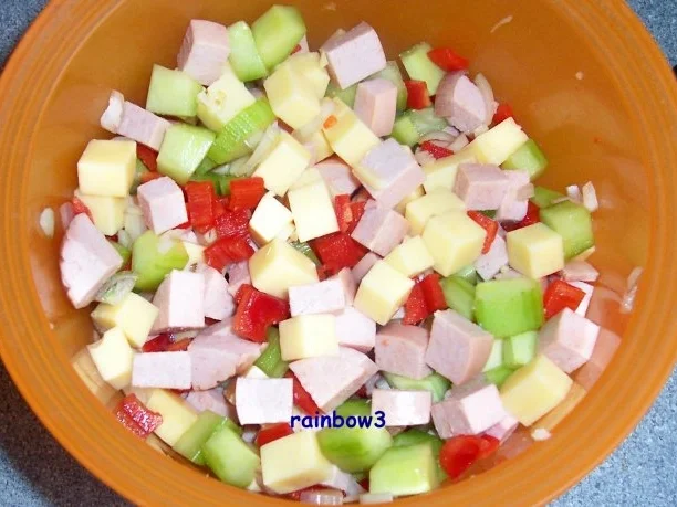 Salat: Bunter Käse-Wurst-Salat mit Dip - Rezept - Bild Nr. 2