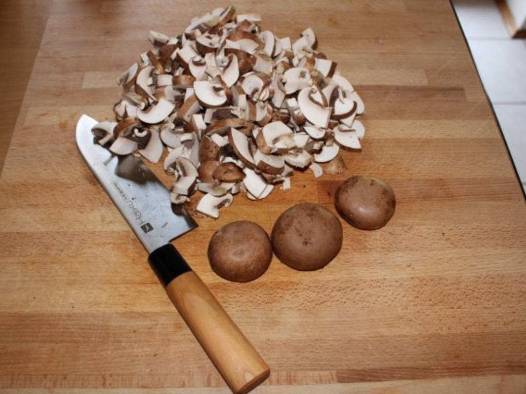 Hackbällchen in Champignon-Sahne-Soße mit Bandnudeln - Rezept - kochbar.de