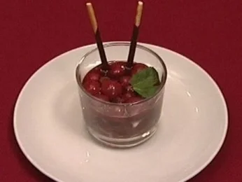 Rezept: Heiße Chili-Kirschen auf Schokobett (Steffi Nerius) Heiße Chili-Kirschen auf Schokobett (Steffi Nerius) - Rezept