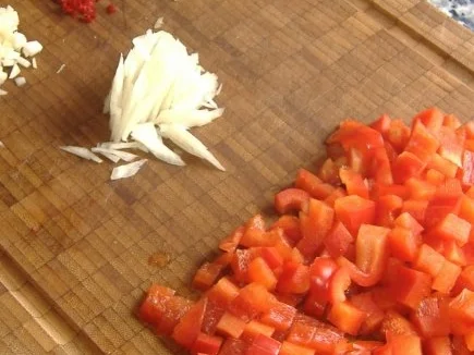 Rezept: Auberginenlasagne mit Ziegenkäse und Paprika-Ingwer-Schaum Bild Nr. 2 Auberginenlasagne mit Ziegenkäse und Paprika-Ingwer-Schaum - Rezept - Bild Nr. 2