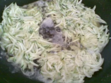 Rezept: Zucchini-Kartoffelpuffer Bild Nr. 3 Zucchini-Kartoffelpuffer - Rezept - Bild Nr. 3