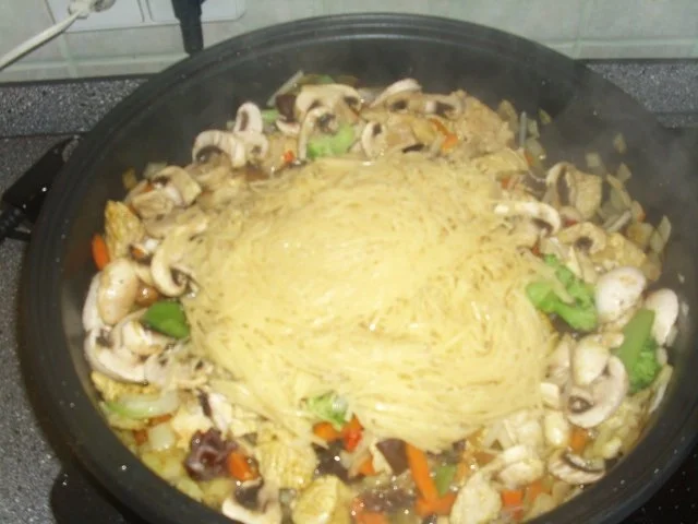 Rezept: Asiatische Bratnudel-Pfanne mit Wasabichips Bild Nr. 7 Asiatische Bratnudel-Pfanne mit Wasabichips - Rezept - Bild Nr. 7