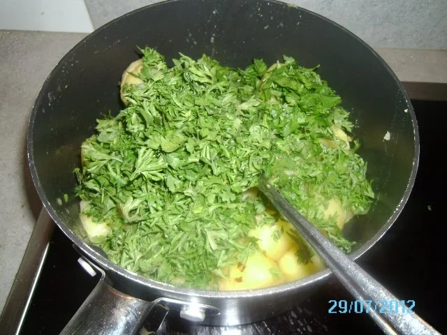 Panierte Eierschwammerln mit Petersilkartoffeln - Rezept - Bild Nr. 10