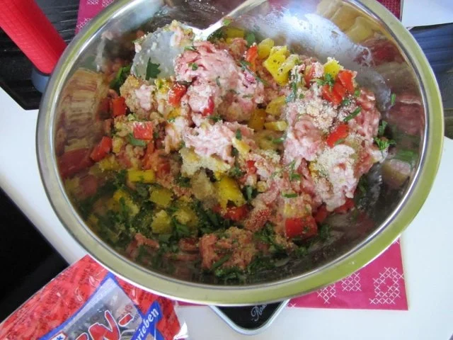 Rezept: Pikante - Hackfleisch – Muffins mit Creme - Fraiche Bild Nr. 11 Pikante - Hackfleisch – Muffins mit Creme - Fraiche - Rezept - Bild Nr. 11