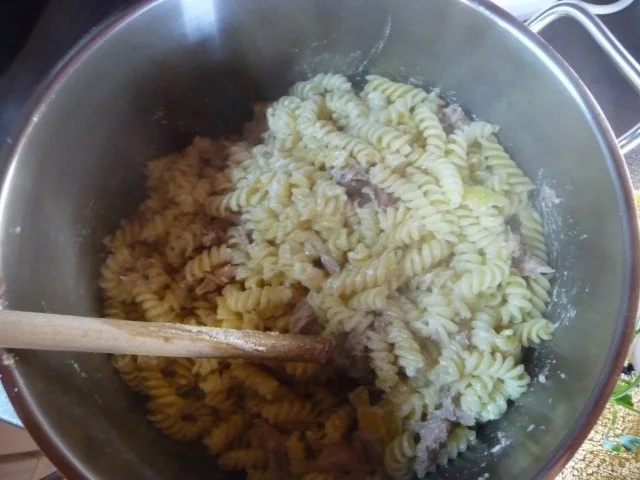 Rezept: Zitronenpasta mit Thunfisch Bild Nr. 5 Zitronenpasta mit Thunfisch - Rezept - Bild Nr. 5