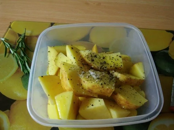 Rezept: Rosmarinkartoffeln °°°°°°°°von ganz frischen Gartenkartoffeln Bild Nr. 3 Rosmarinkartoffeln °°°°°°°°von ganz frischen Gartenkartoffeln - Rezept - Bild Nr. 3