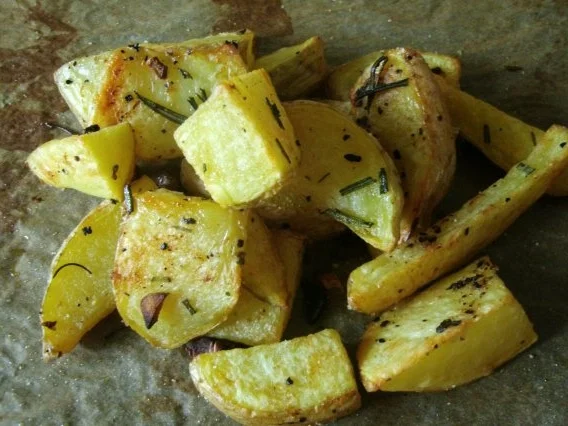 Rezept: Rosmarinkartoffeln °°°°°°°°von ganz frischen Gartenkartoffeln Bild Nr. 12 Rosmarinkartoffeln °°°°°°°°von ganz frischen Gartenkartoffeln - Rezept - Bild Nr. 12