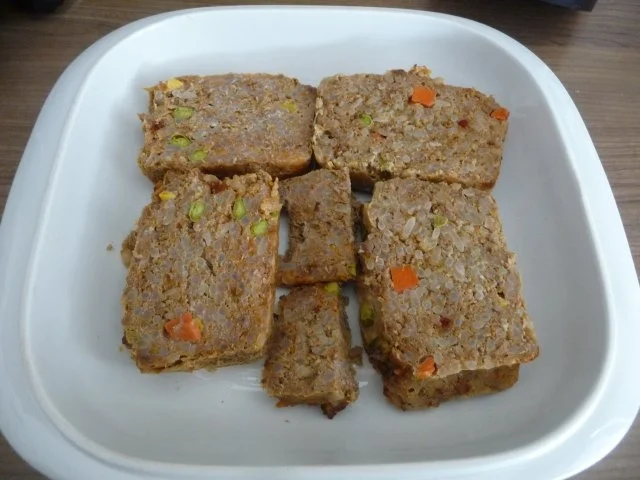 Hackfleisch : Reis-Hackbraten mit Rosmarinkartoffeln aus Süßkartoffeln und Salat - Rezept - Bild Nr. 3