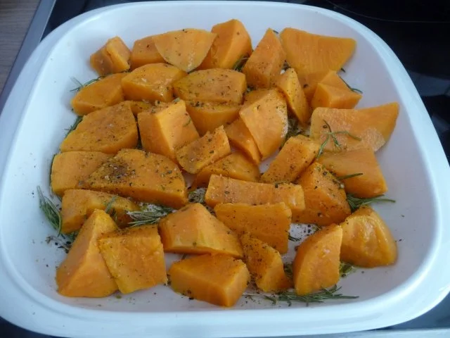 Hackfleisch : Reis-Hackbraten mit Rosmarinkartoffeln aus Süßkartoffeln und Salat - Rezept - Bild Nr. 7