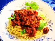 Spaghetti mit würziger Hackfleischsoße - Rezept